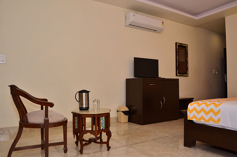 Raj Regency-Deluxe Double Room4